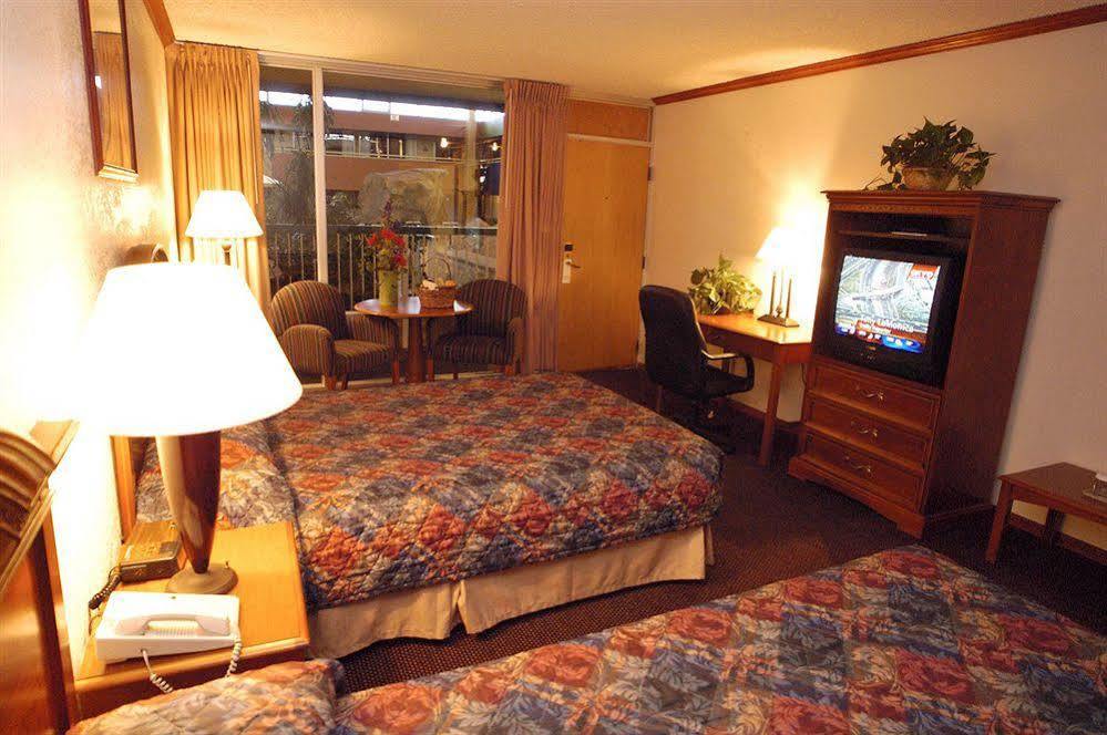 Boulder Outlook Hotel & Suites Zimmer foto